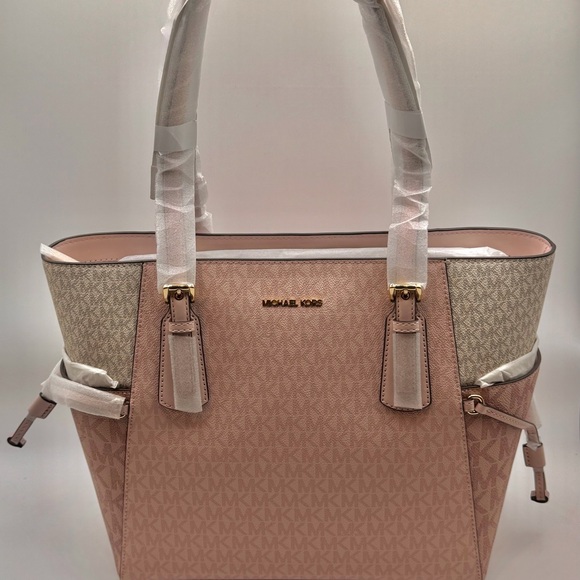 Michael Kors Handbags - Michael Kors Voyager Blush Pink and Cream Tote Bag